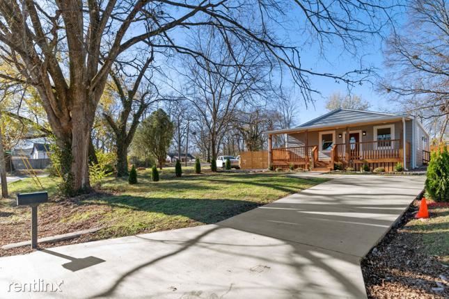 Building Photo - 3 br, 3 bath House - 2321 Foster Ave