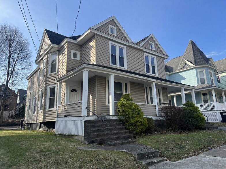 Building Photo - 229 Bryant Ave