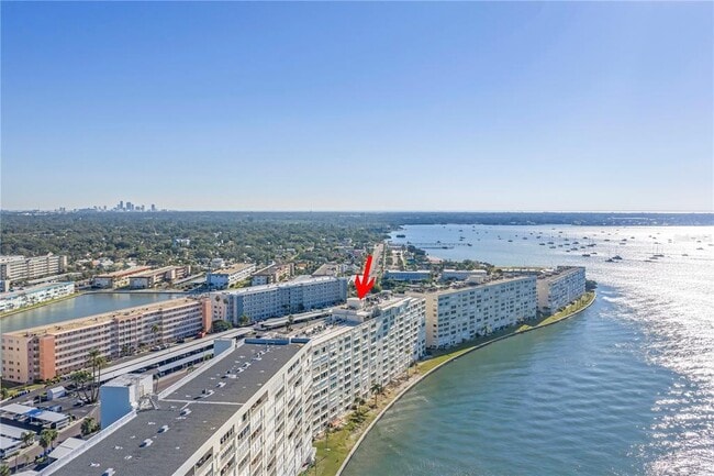 Building Photo - 6020 Shore Blvd S
