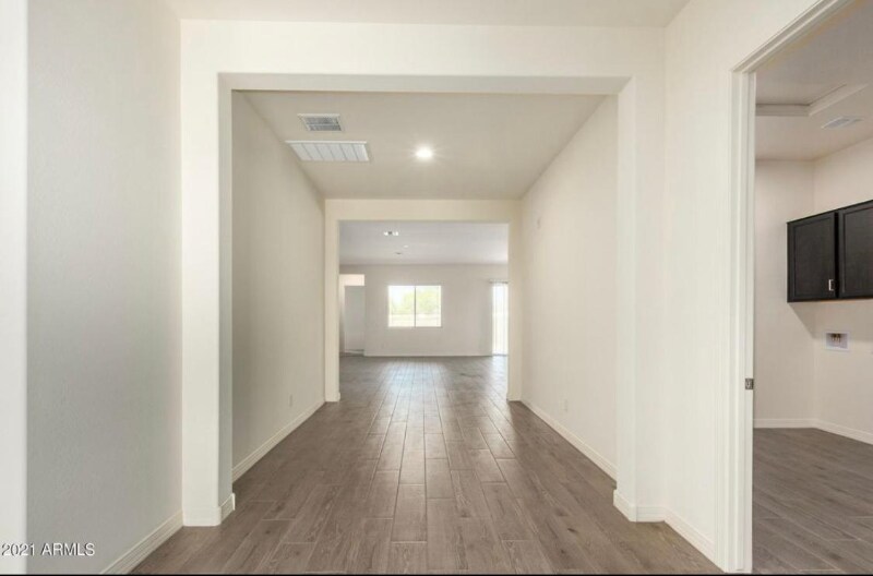 Building Photo - 880 W Flamingo Dr
