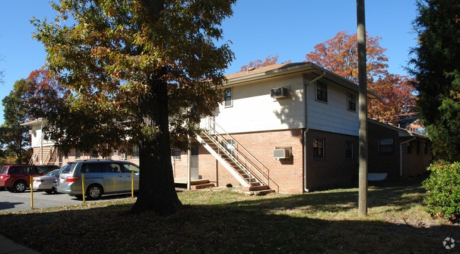 Building Photo - 2213 Elder St