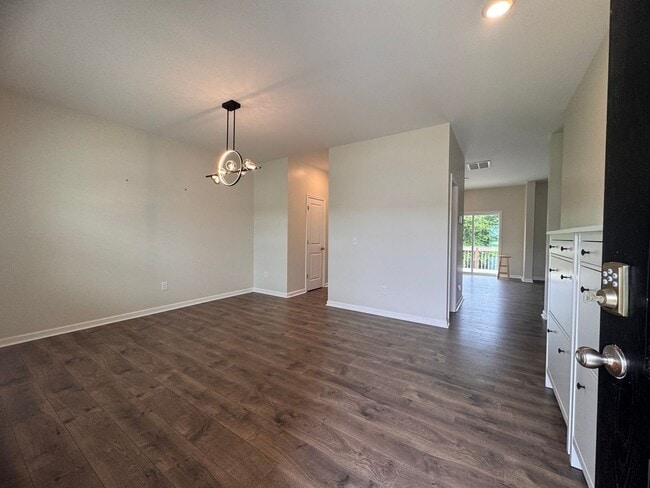 Building Photo - Beautiful 4BR 2.5BA Home in Trinity