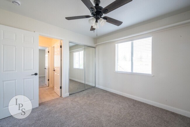 Building Photo - Fresno CUSD Home, 4BR/3BA, Newly Remodeled...