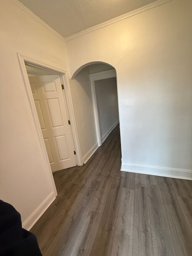 Building Photo - 809 S Fred Shuttlesworth Cir