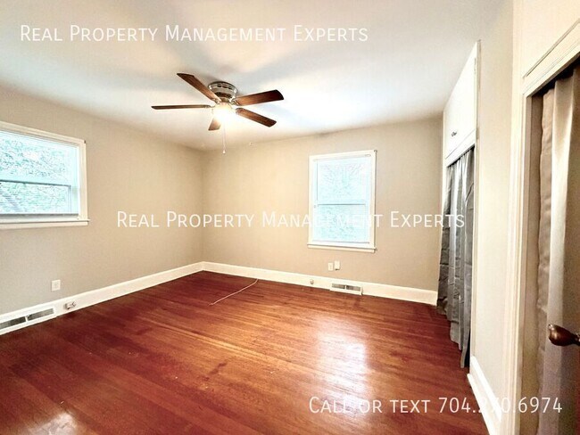 Building Photo - 3930 Carlyle Dr