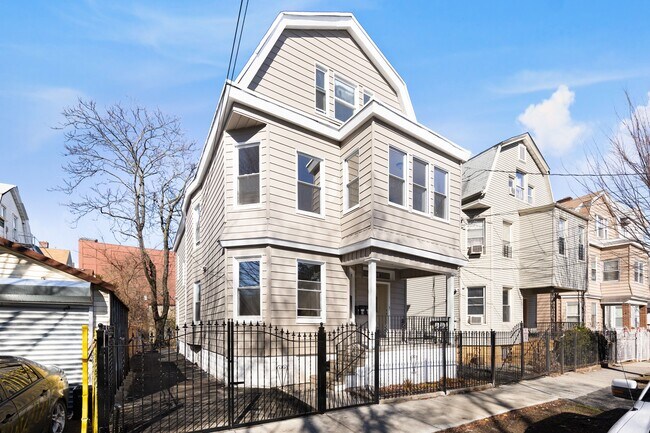 Primary Photo - 226 N 11th St