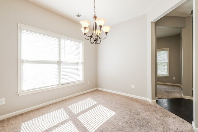 Building Photo - 216 Jefferson Ave