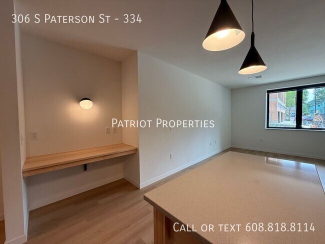 Building Photo - 306 S Paterson St