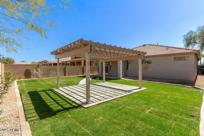 Building Photo - 9518 W Minnezona Ave