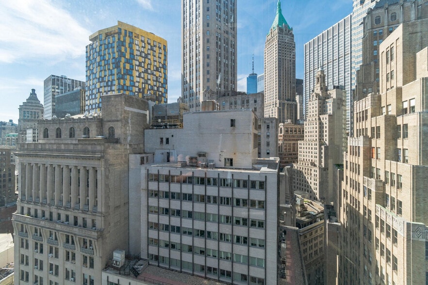 Building Photo - 10 Hanover Square