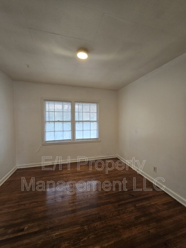 Building Photo - 528 S Glendale St