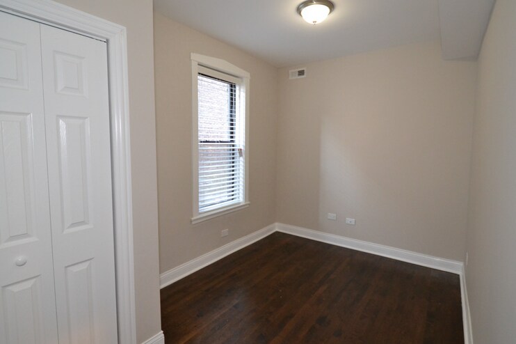 Building Photo - 2019 N Hoyne Ave
