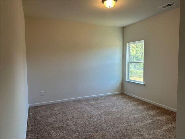 Building Photo - 620 Summerfield Ln NW