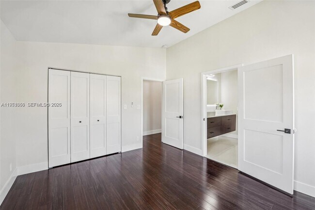 Building Photo - 20160 NW 9th Dr