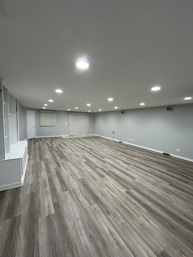 Building Photo - 1381 Laurel Oaks Dr