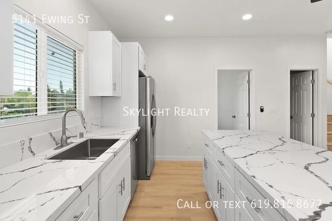 Building Photo - 5141 Ewing St