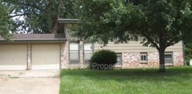 Primary Photo - 2428 Cedarwood Ave