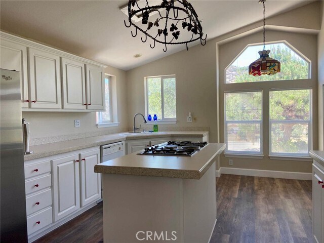 Building Photo - 2445 Helen Rd