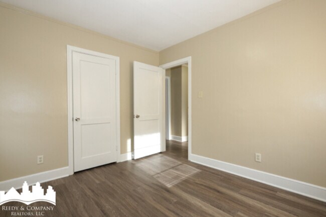 Building Photo - 1120 S Prescott St