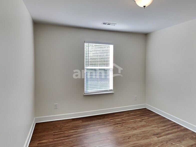 Building Photo - 531 Drema Ct
