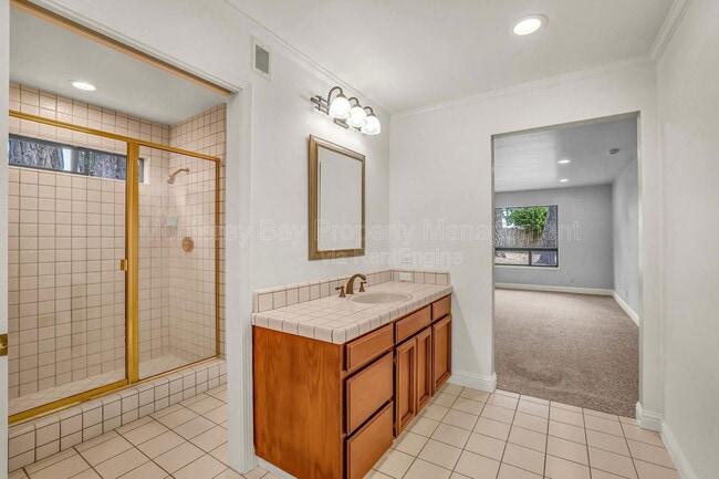 Building Photo - 4083 Sunset Ln