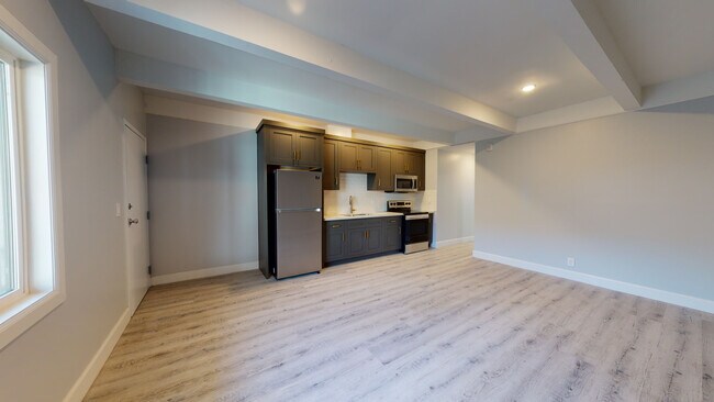 Building Photo - 730 S Serrano Ave