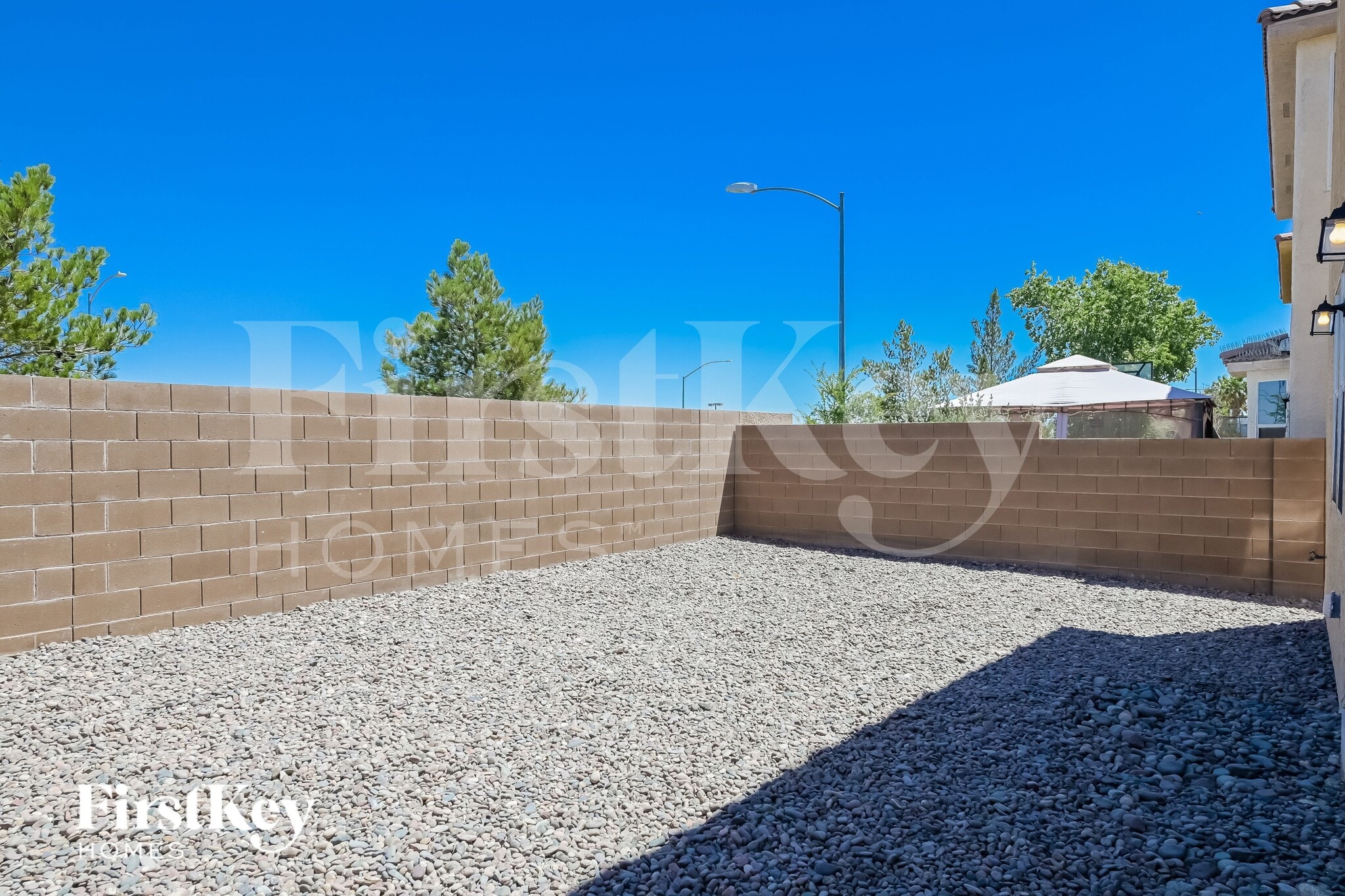 Building Photo - 726 Aloe Yucca Ave