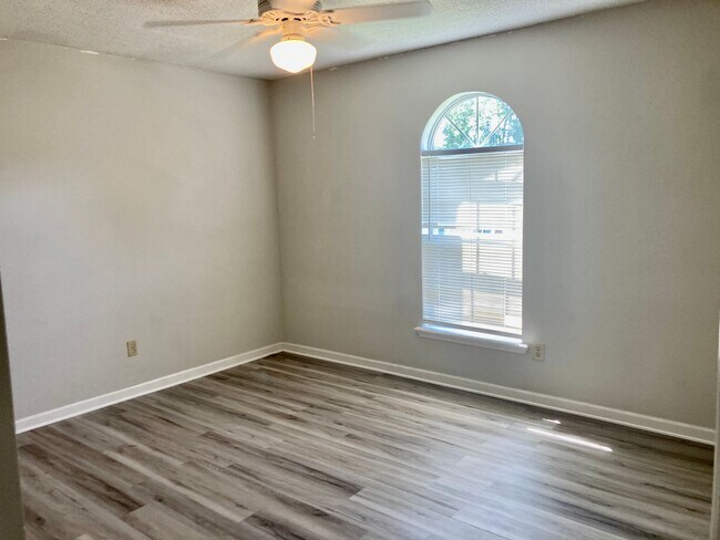 Building Photo - 4195 Litchfield Ln