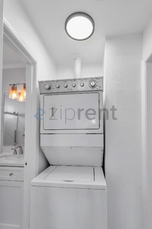 Building Photo - Unit