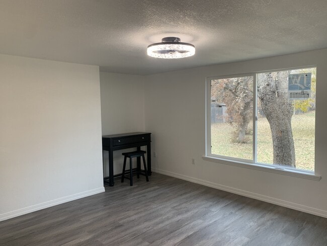 Building Photo - 2300 Richmond Rd