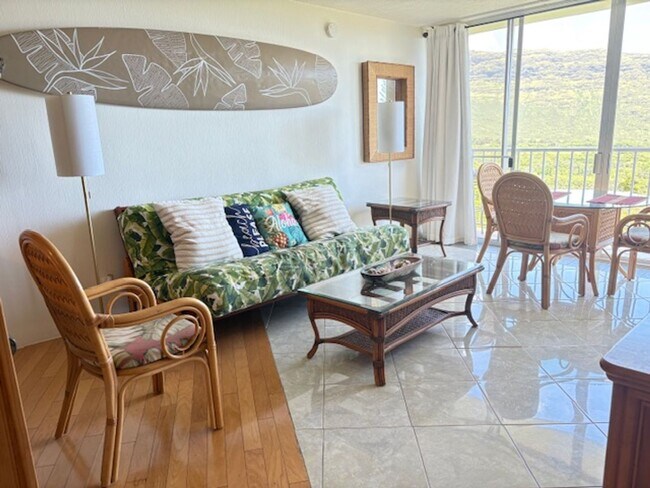 Building Photo - Makaha Valley Towers - One Bedroom
