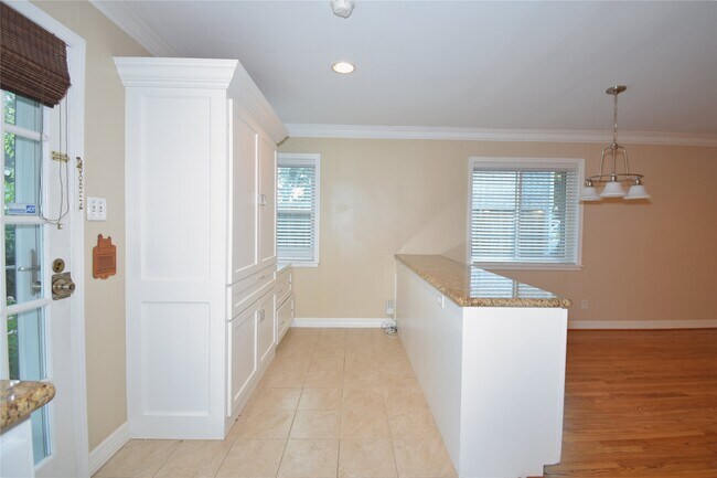 Building Photo - 3125 Prescott St