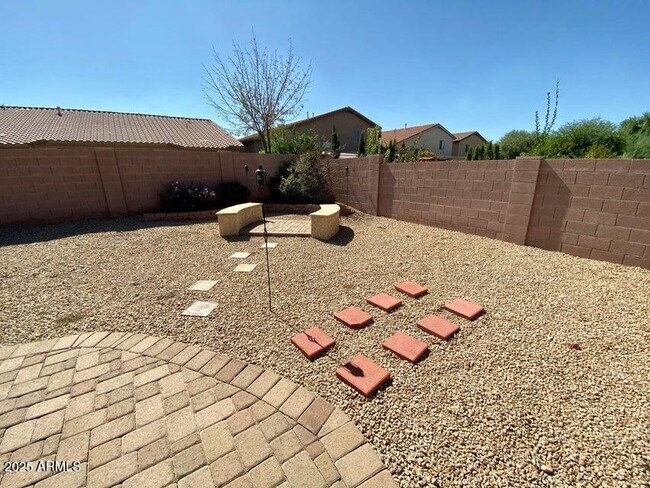 Building Photo - 2127 W Maya Way