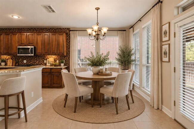 Building Photo - 15201 Calaveras Dr