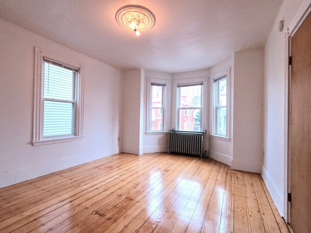 Building Photo - 90 Wenham St