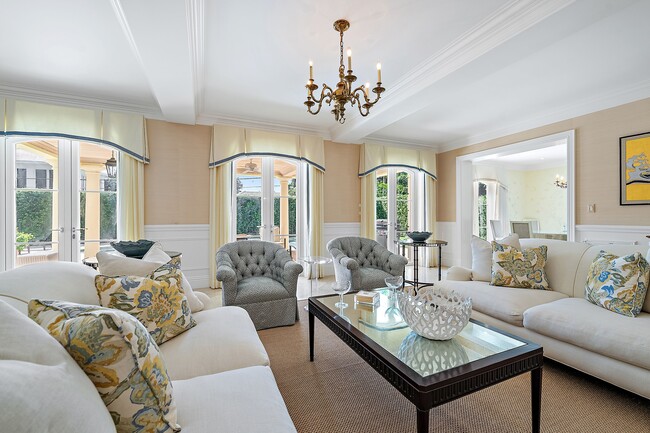 Building Photo - 210 Emerald Ln