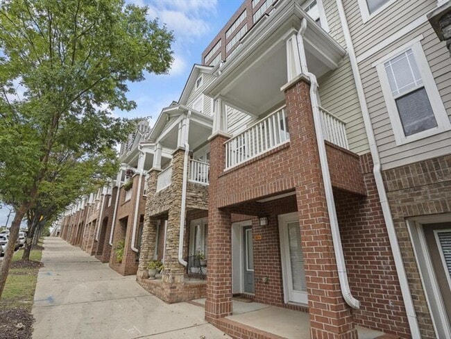 Primary Photo - 205 16th St NW