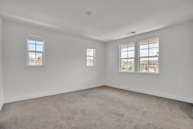 Building Photo - 3434 Sassafras Way