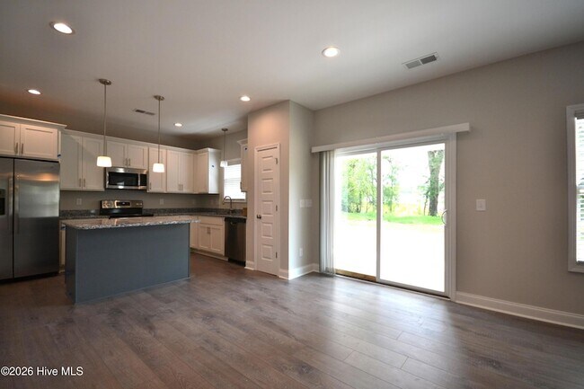 Building Photo - 388 Atwood Dr
