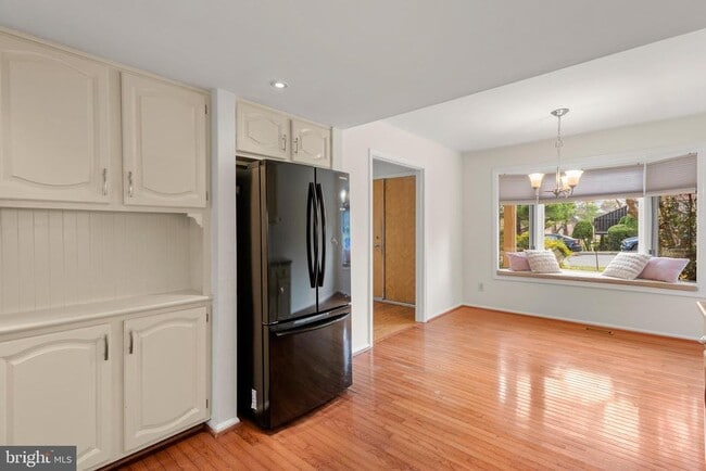 Building Photo - 11 Treaty Dr