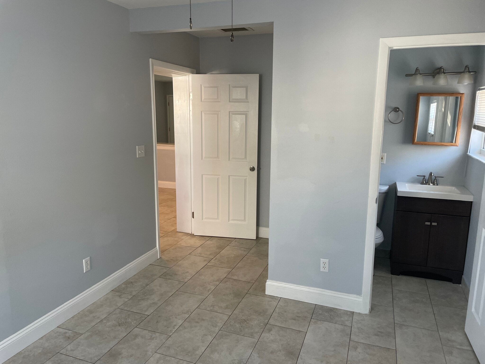 Doorway to master bedroom and adjacent half bath - 3815 1ST AVE N