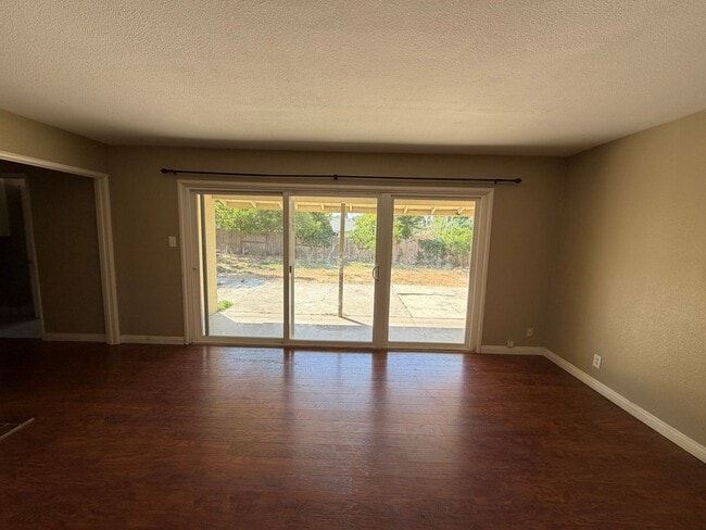 Building Photo - 4752 Crestview Dr