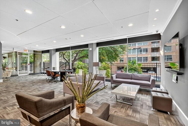 Building Photo - 800 4th St SW