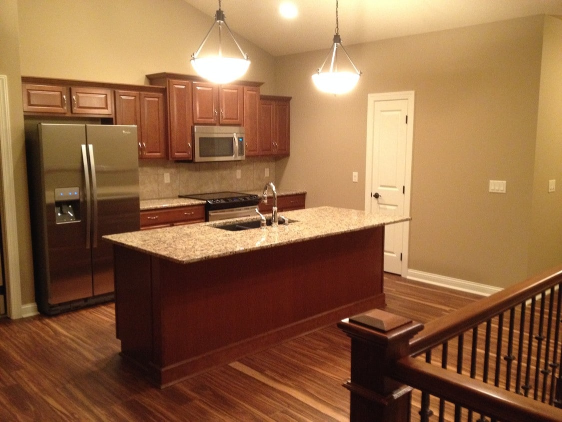 Expansive kitchen - 2723 London Drive