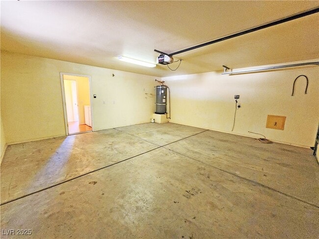 Building Photo - 960 Lone Pine Rd