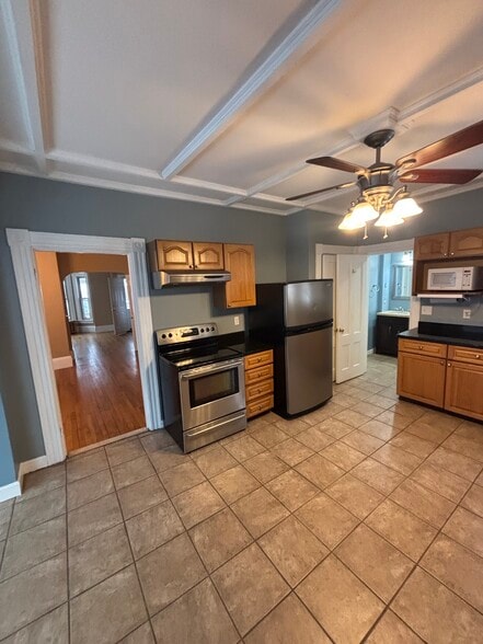 Building Photo - 861 Chestnut St