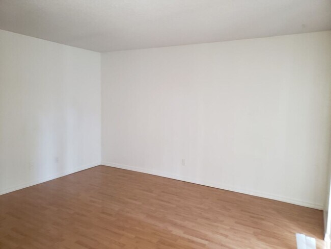 Building Photo - 9825 Turf Way