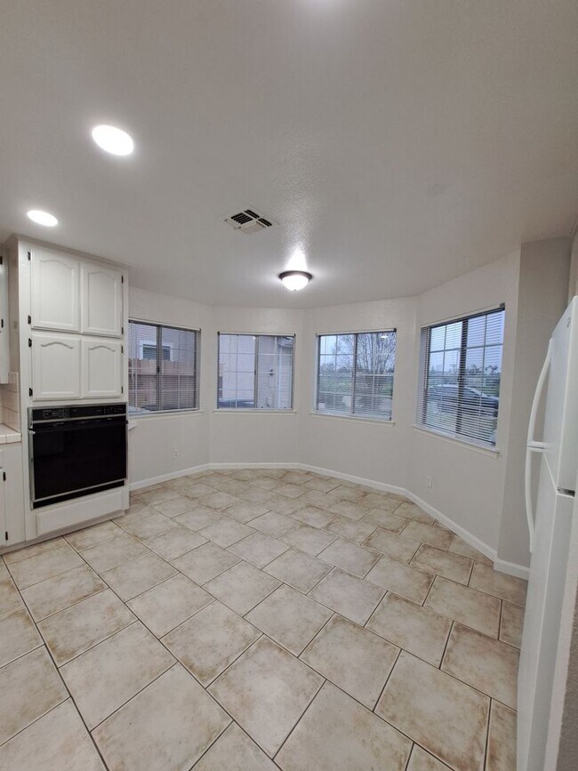 Building Photo - Beautiful 3-Bedroom Fresno Home with Backyard!