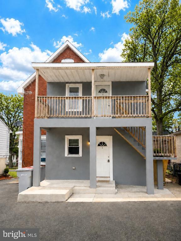 Building Photo - 743 E Grape St