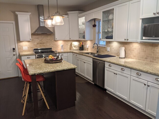 Building Photo - 105 Flathead Lake Dr